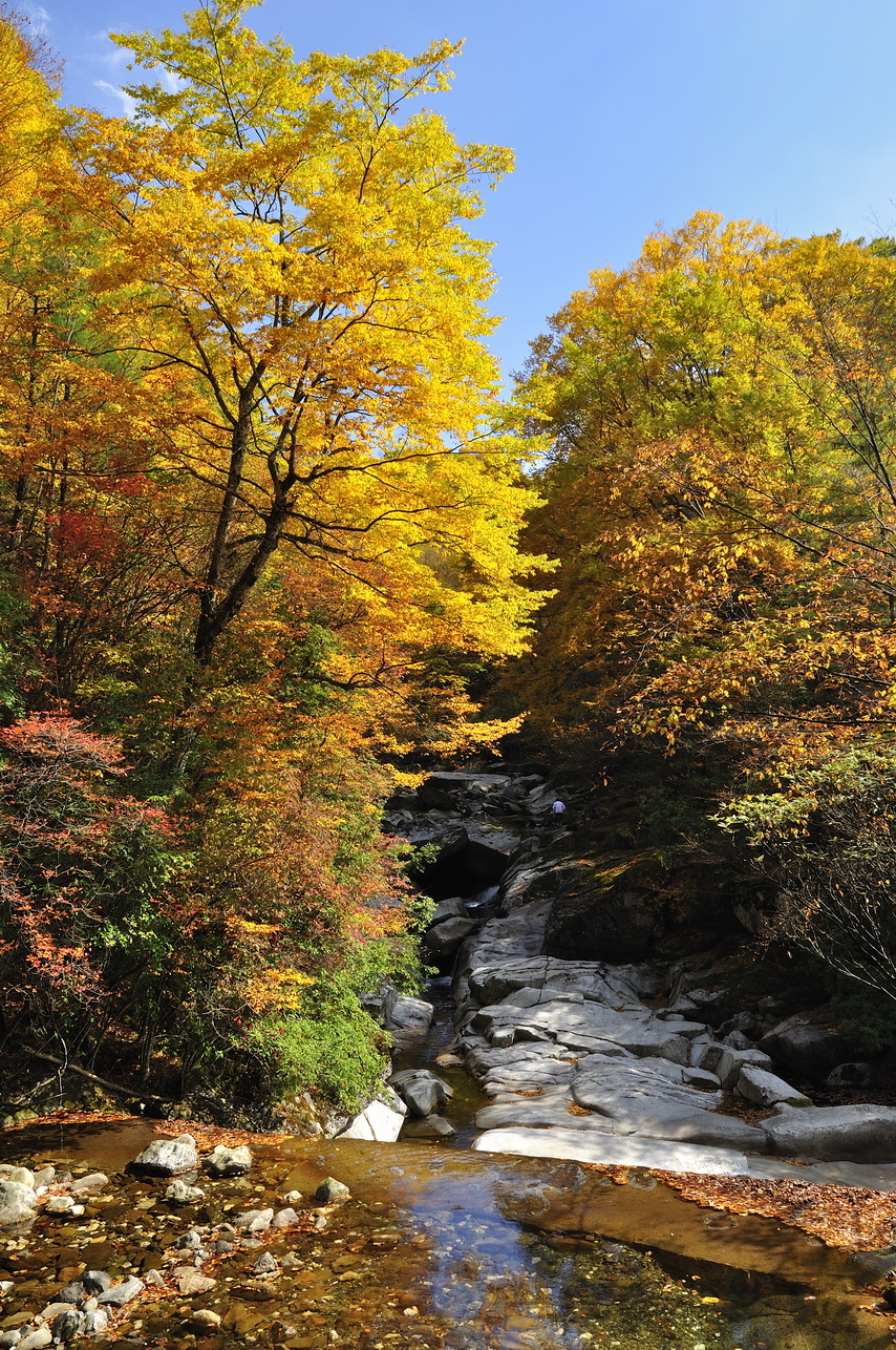 2、山東省做激光器塑料焊接機器設(shè)備生產(chǎn)廠家有什么？